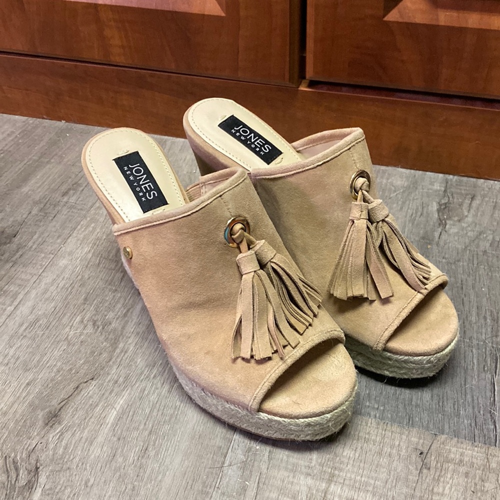 Jones New York Nubuck Tassel Platform Sandals Mules Wedges